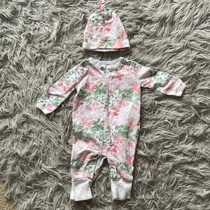 Burt’s Bees Baby Floral Onesie and matching hat. Size 0-3 months.